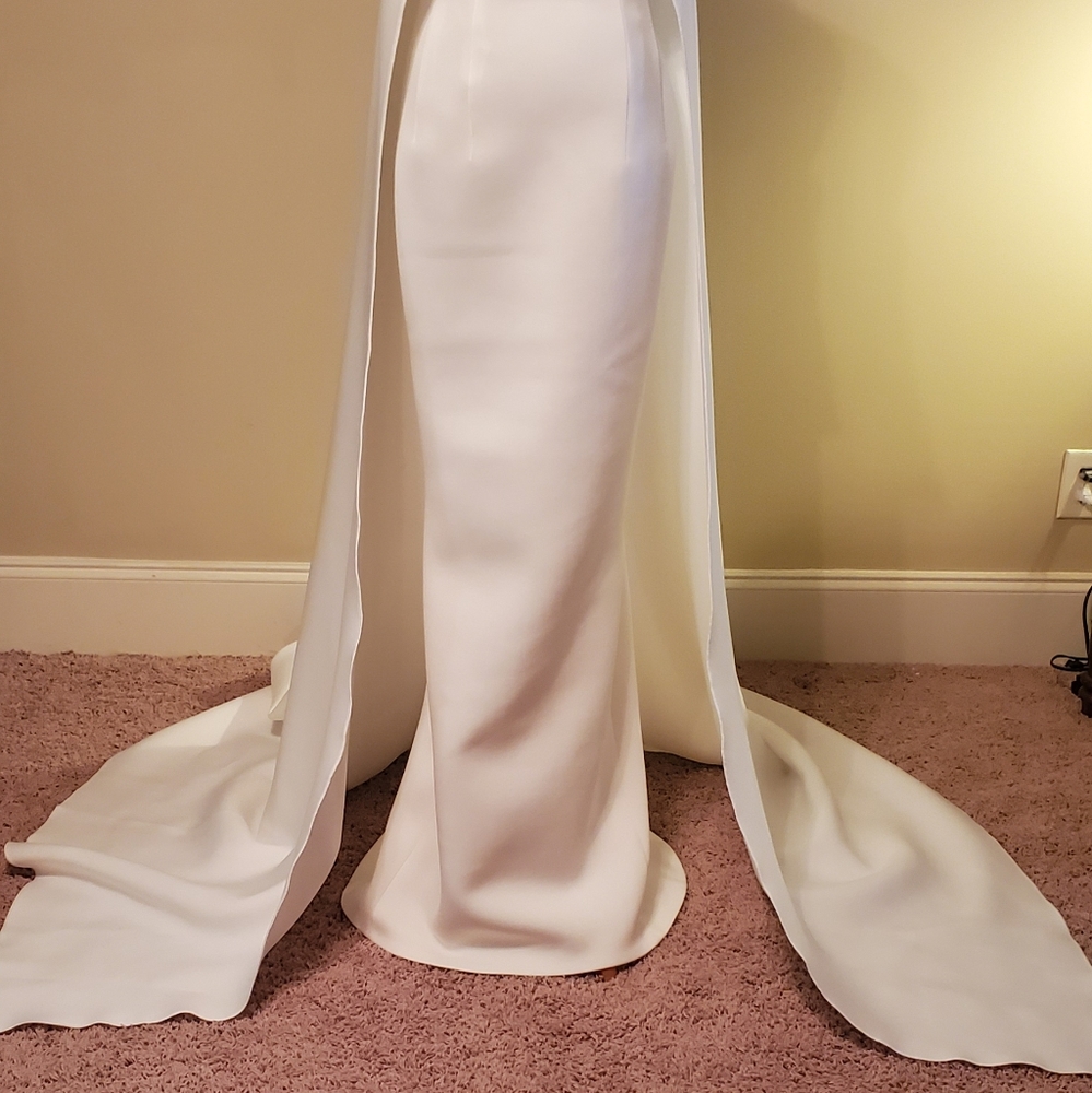 Formal gown - Picture 2 of 4